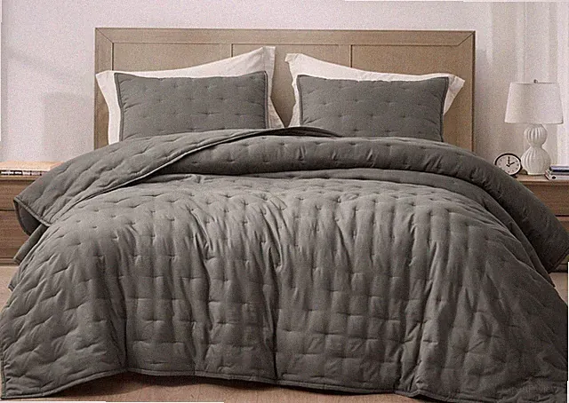 3-Piece Rayon Derived from Bamboo/Polyester Blended Crescent Stitched Quilt Set