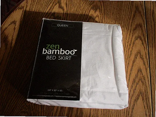 QUEEN SIZE BED SKIRT MADE BY ZEN BAMBOO 60 X 80 X 15 NEW WHITE